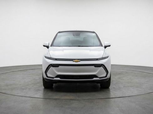 Used 2025 Chevrolet Equinox LT image 2