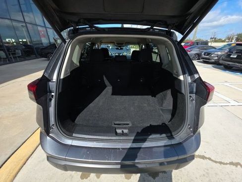 Used 2024 Nissan Rogue SV image 27