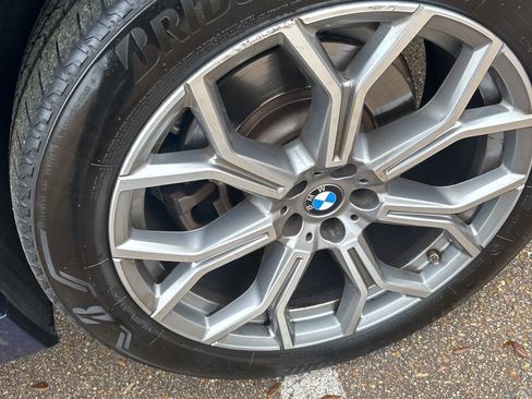 Used 2021 BMW X7 xDrive40i w/ Premium Package 2 image 8