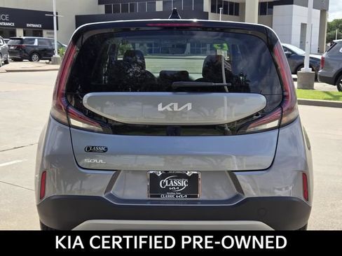 Certified 2025 Kia Soul LX w/ LX Technology Package FWD image 5