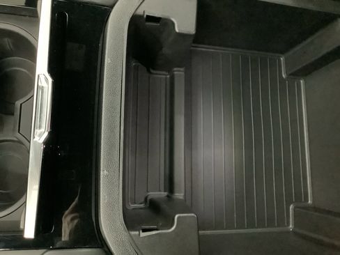 Used 2025 GMC Yukon Denali AWD/4WD image 22