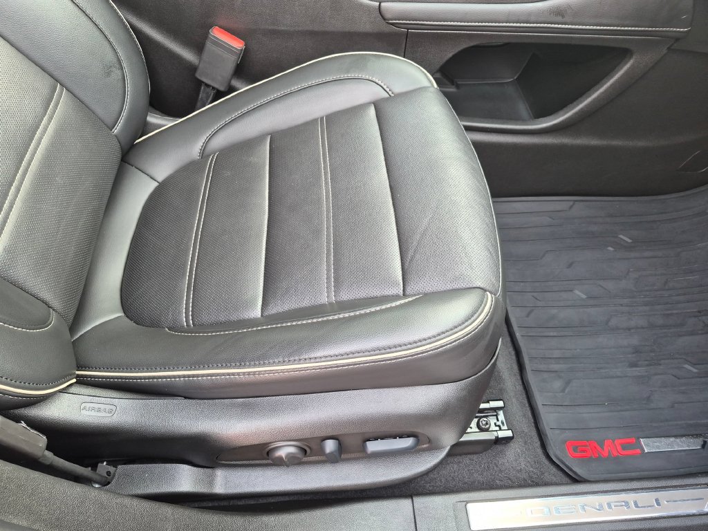 Used 2022 GMC Acadia Denali w/ Black Diamond Edition FWD image 32