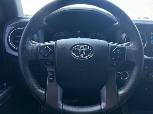 Used 2016 Toyota Tacoma TRD Sport w/ Towing Package RWD image 25