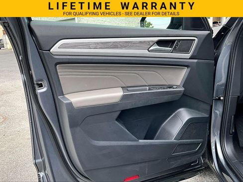 Used 2022 Volkswagen Atlas Cross Sport SE AWD/4WD image 19