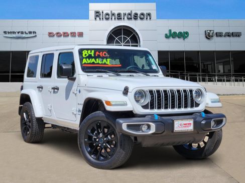 Used 2024 Jeep Wrangler Unlimited Sahara w/ Technology Group AWD/4WD image 1