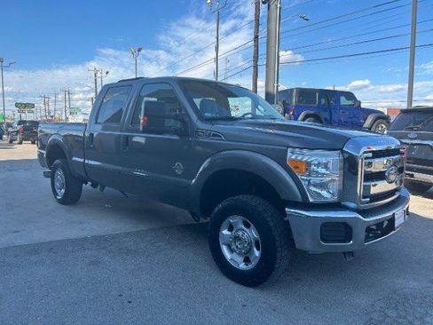Used 2012 Ford F250 XLT w/ XLT Interior Pkg image 4