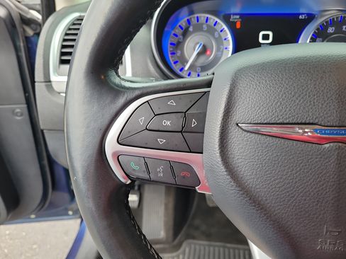 Used 2016 Chrysler 300 Limited image 24