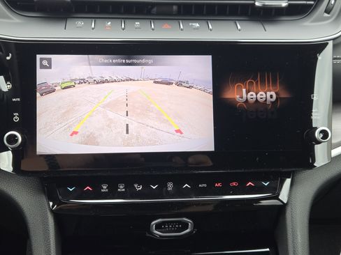 New 2026 Jeep Grand Cherokee Altitude image 14