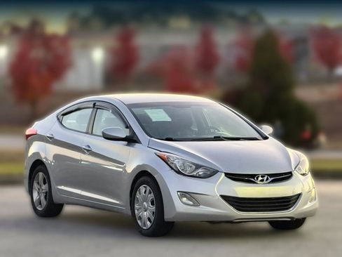 Used 2013 Hyundai Elantra GLS image 1