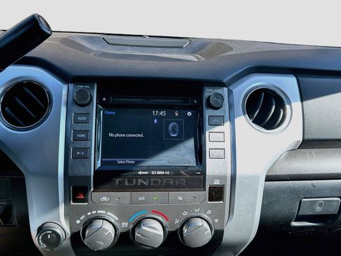 Used 2018 Toyota Tundra SR5 AWD/4WD image 23