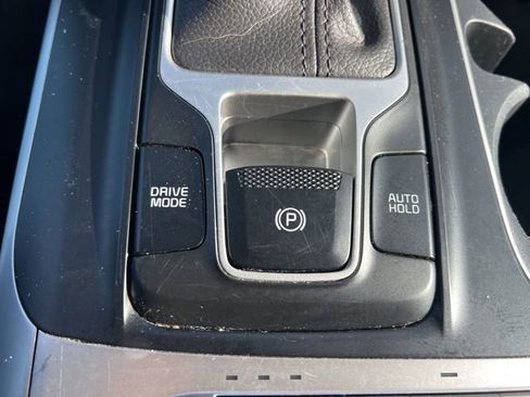 Certified 2024 Kia Carnival LX image 23