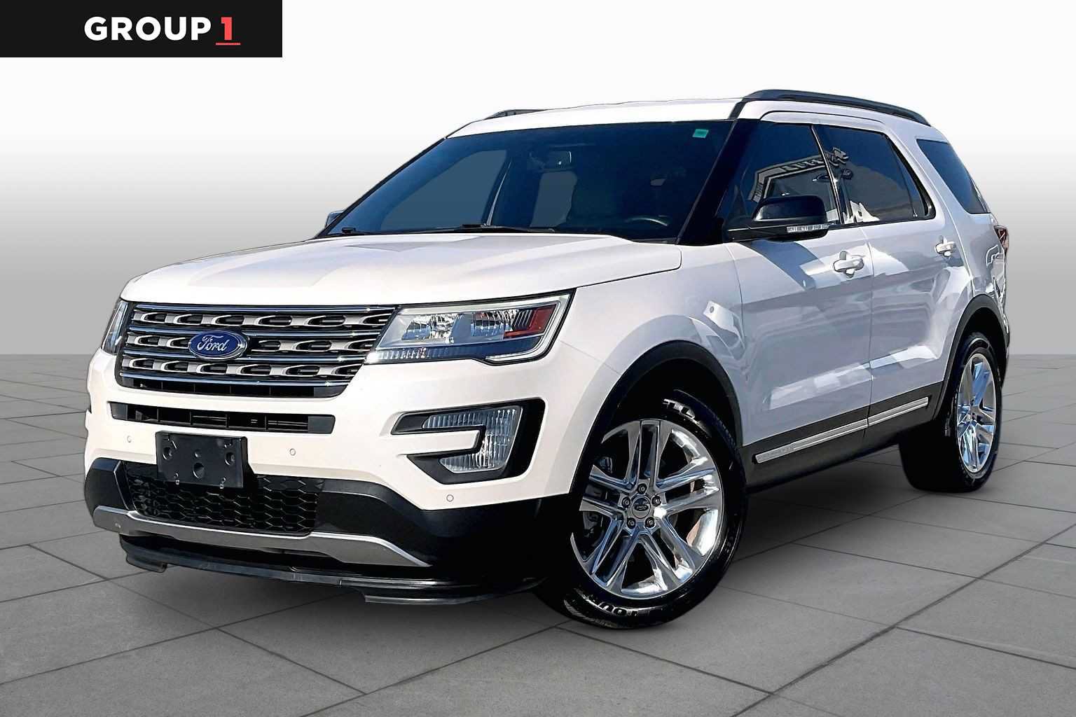 Used 2017 Ford Explorer XLT w/ Equipment Group 202A FWD image 1