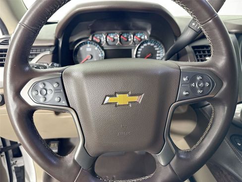 Used 2020 Chevrolet Tahoe LT w/ Luxury Package RWD image 17