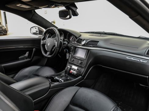 Used 2015 Maserati GranTurismo Sport RWD image 11