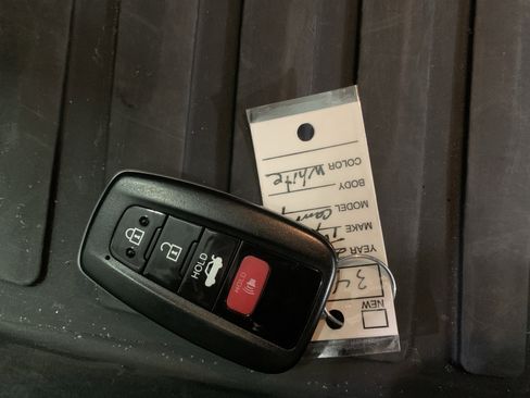 Used 2023 Toyota Camry LE w/ Convenience Package image 19