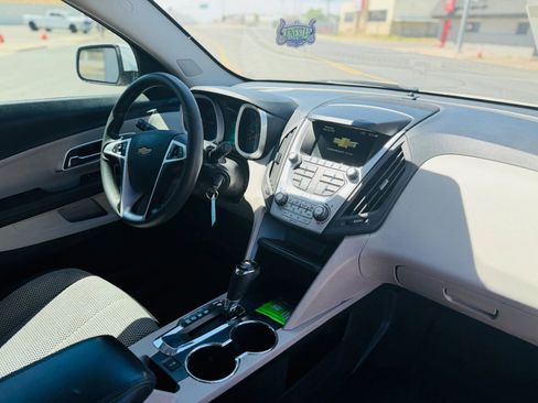 Used 2017 Chevrolet Equinox LT FWD image 10