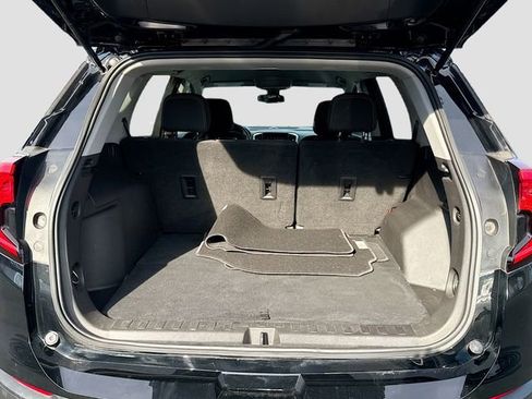 Used 2022 GMC Terrain SLE image 26