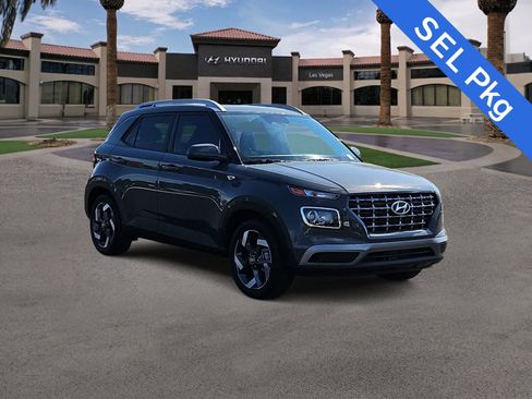 Used 2025 Hyundai Venue SEL FWD image 2