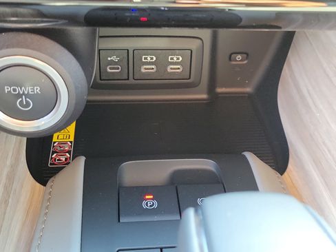 Certified 2024 Toyota Venza Limited AWD/4WD image 29