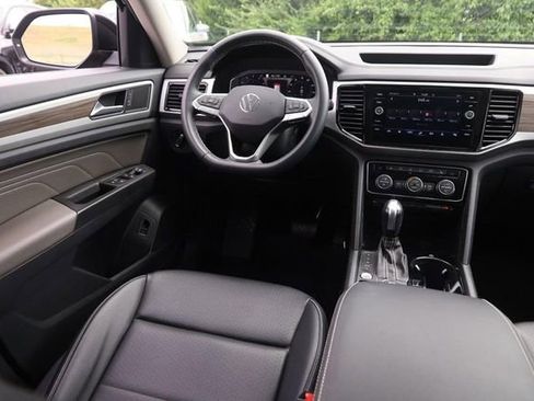 Used 2023 Volkswagen Atlas SEL AWD/4WD image 25