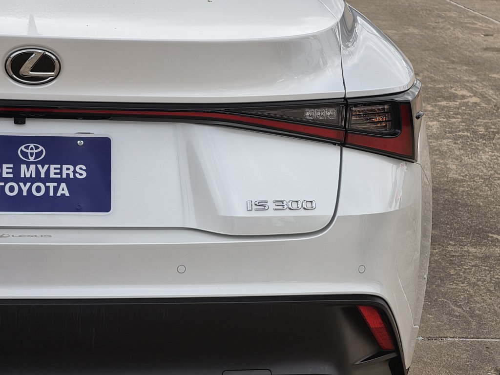 Used 2024 Lexus IS 300 w/ Comfort Package RWD image 9