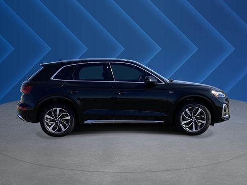 Used 2022 Audi Q5 2.0T Premium Plus w/ Premium Plus Package AWD/4WD image 2