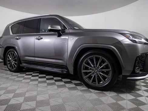 Used 2025 Lexus LX 600 F Sport image 3