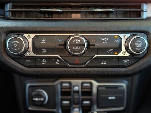 New 2026 Jeep Gladiator Sport AWD/4WD image 15