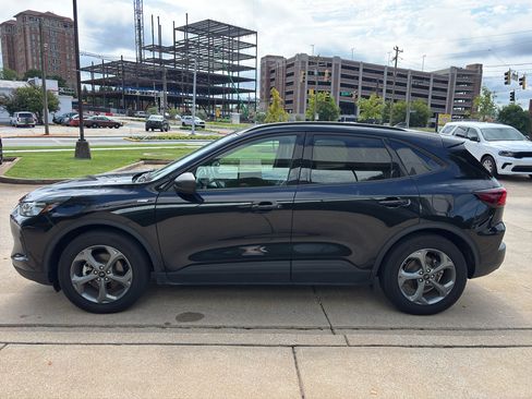 Used 2025 Ford Escape ST-Line FWD image 5
