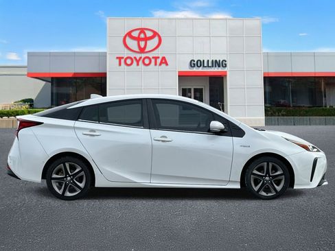 Used 2019 Toyota Prius XLE image 6