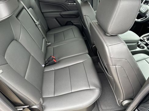 New 2026 GMC Canyon Elevation w/ Convenience Package image 32