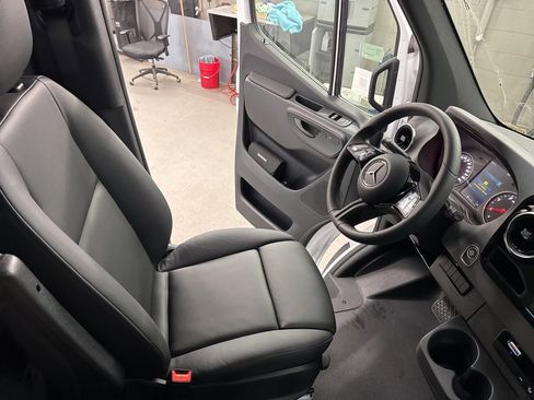 New 2025 Mercedes-Benz Sprinter 3500 image 14