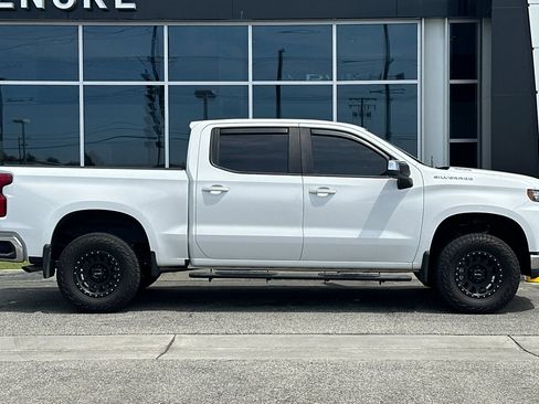 Used 2021 Chevrolet Silverado 1500 LT RWD image 3