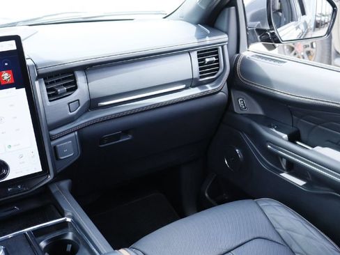 Used 2023 Ford Expedition Platinum AWD/4WD image 20