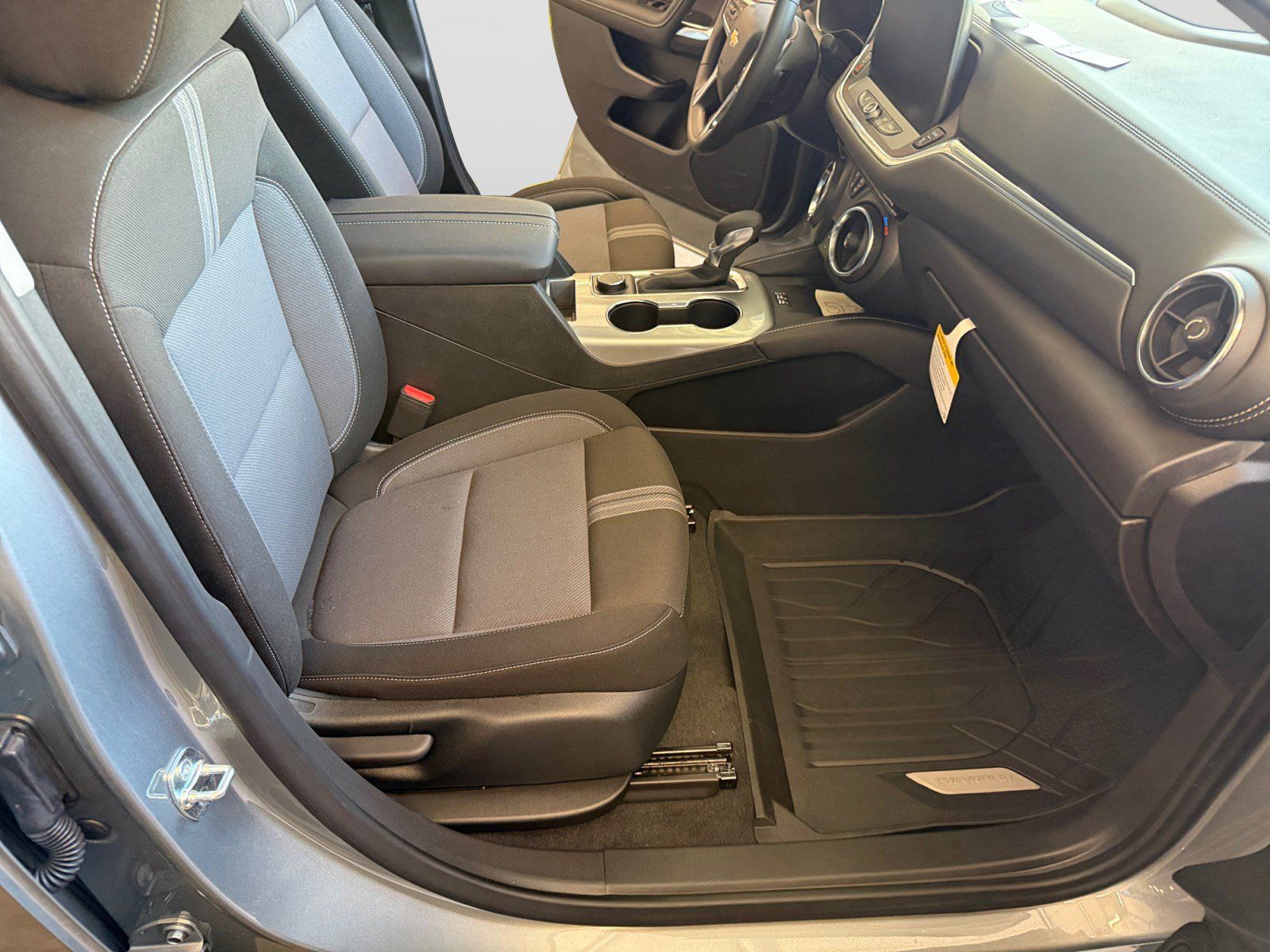 New 2026 Chevrolet Blazer LT w/ Convenience Package FWD image 12