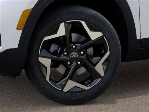 Used 2026 Kia Seltos S image 9