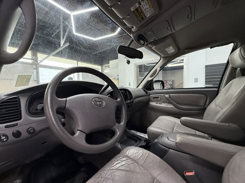 Used 2003 Toyota Sequoia SR5 image 12