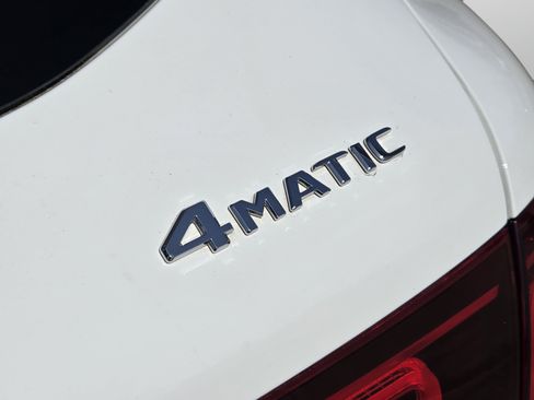 Used 2021 Mercedes-Benz GLC 300 4MATIC image 38