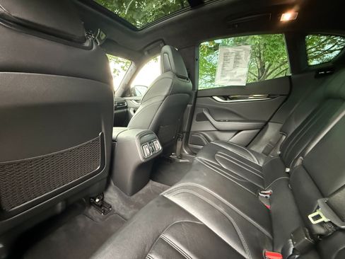 Used 2022 Maserati Levante Modena AWD/4WD image 35
