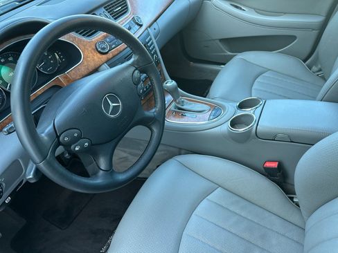 Used 2006 Mercedes-Benz CLS 500 image 10