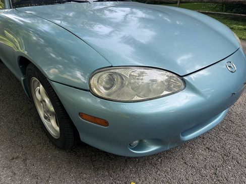 Used 2001 MAZDA MX-5 Miata RWD image 17