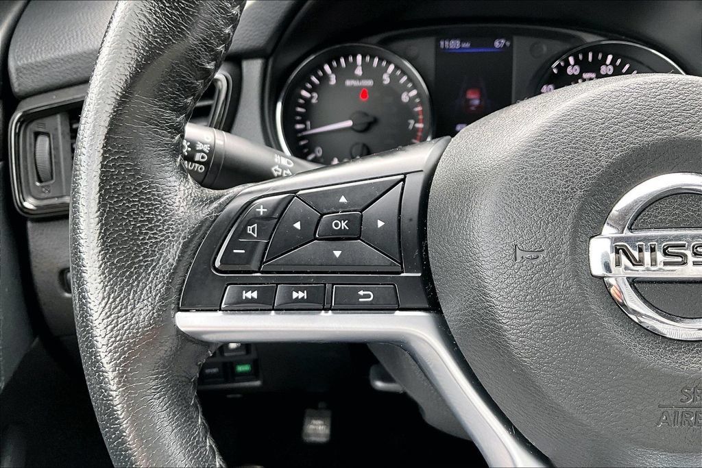 Used 2020 Nissan Rogue SV AWD/4WD image 11