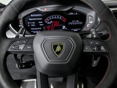 Used 2023 Lamborghini Urus Performante AWD/4WD image 27
