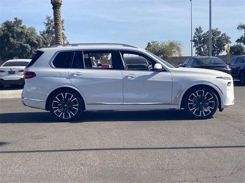 Certified 2025 BMW X7 xDrive40i w/ Premium Package image 6