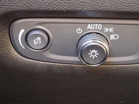 Used 2023 Chevrolet Traverse LT w/ LPO, Floor Liner Package image 25