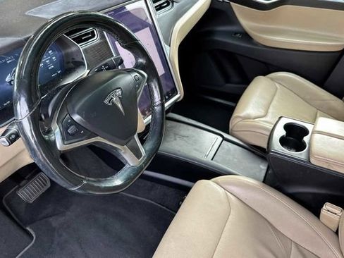 Used 2016 Tesla Model X 90D image 4