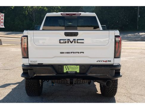 New 2026 GMC Sierra 2500 AT4X w/ LPO, Black Badging Package AWD/4WD image 7