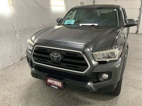 Used 2018 Toyota Tacoma SR5 image 4