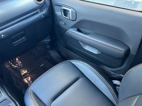 Used 2023 Jeep Gladiator Mojave w/ Cold Weather Group image 21