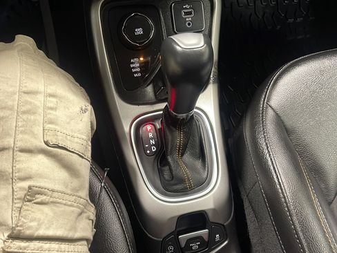 Used 2020 Jeep Compass Latitude AWD/4WD image 11